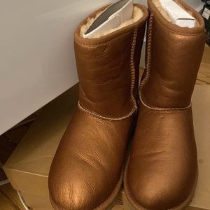 Kids classic Uggs